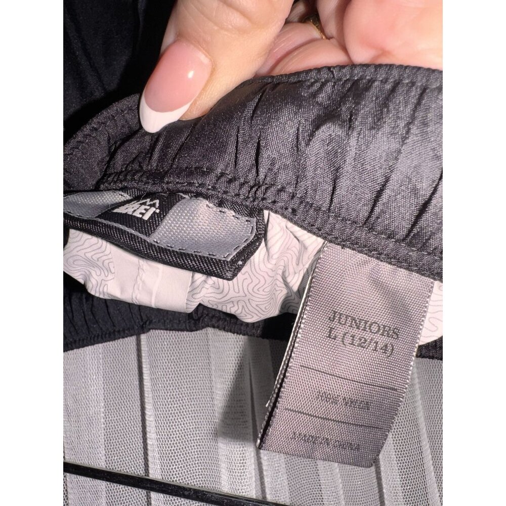 REI Juniors L Black Water-Resistant Zip Pocket Pants - Picture 6 of 10